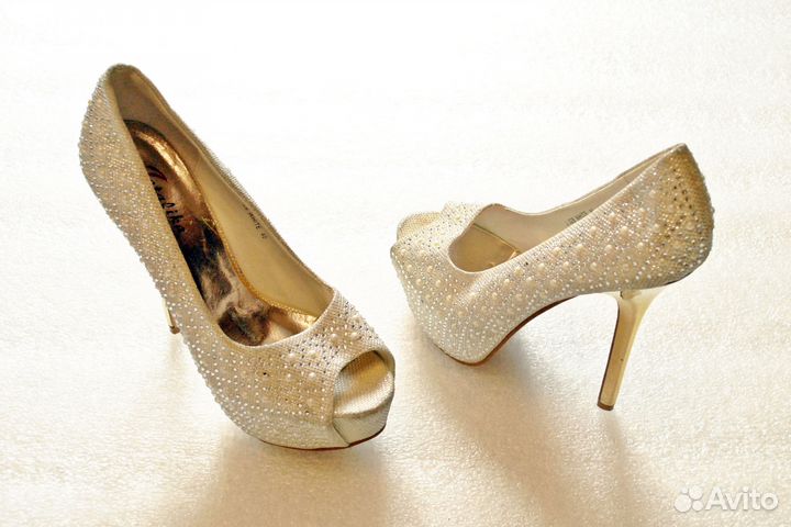 Туфли со стразами Metalika (р39-40)