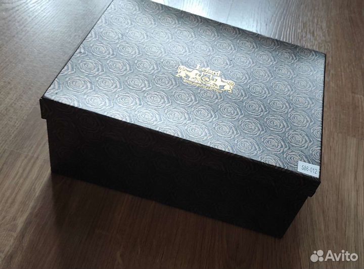 Фарфоровая чайная пара + заварочный чайник