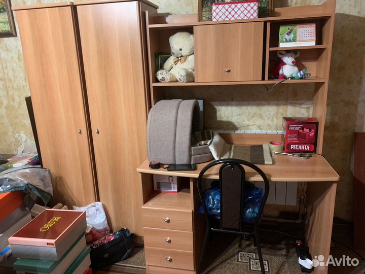 Письменный стол с пеналами