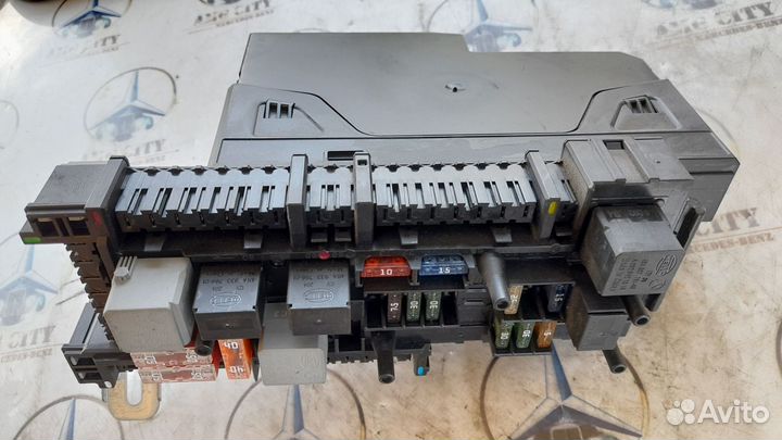 Мерседес E-Класс Блок предохранителей SAM