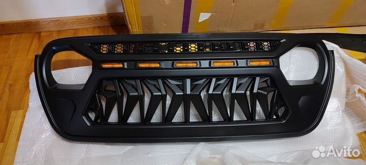 Решетка радиатора для Jeep Wrangler JL 2018+