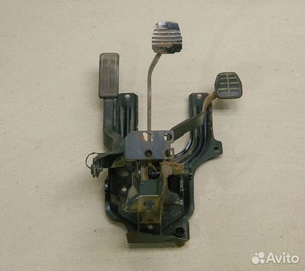 Педальный узел VW Golf 2