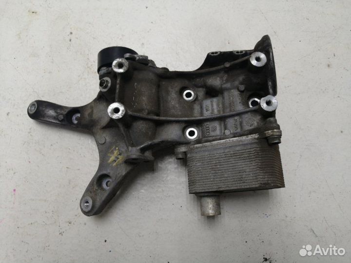 Кронштейн Audi Q3 8UB cczc 2013