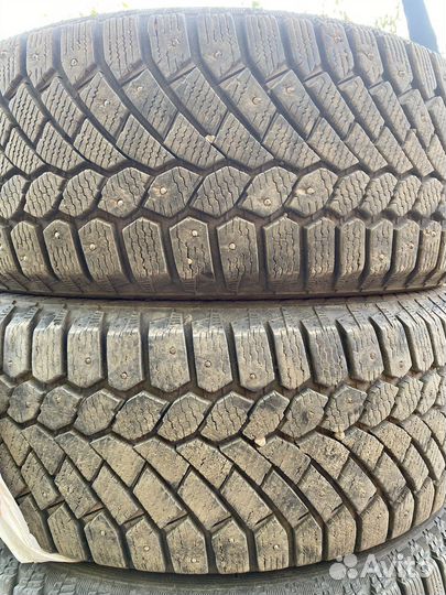 Gislaved Nord Frost 200 215/55 R17 98T