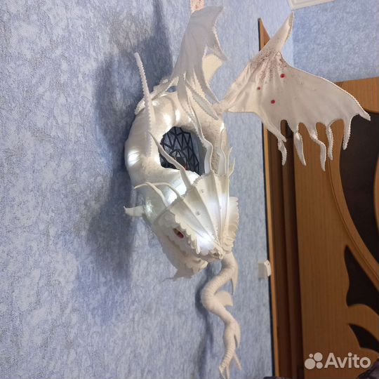 Дракон с часами