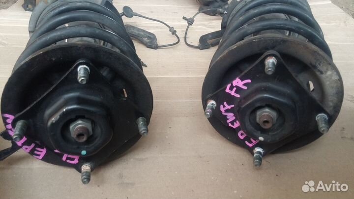 Ford Escape Maverick Tribute 2001-2012 г стойки