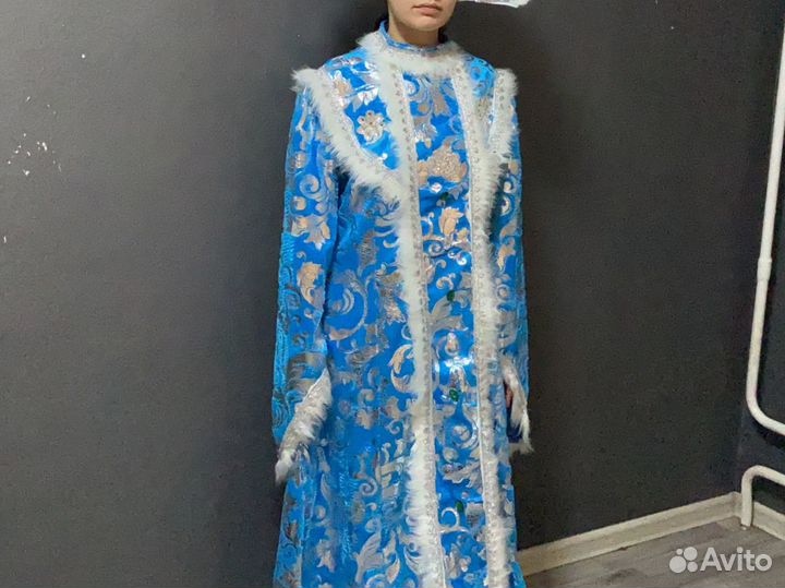 Костюм Снегуручки с кокошником для взрослых