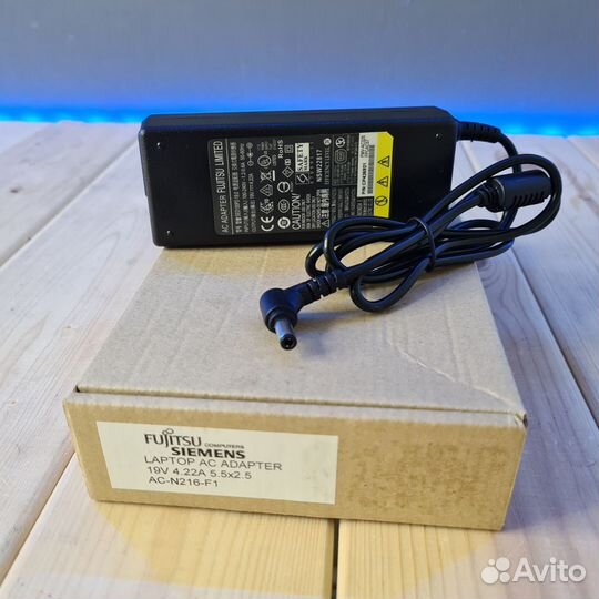 Блок питания ноутбука Fujitsu-Siemens 5.5x2.5 19V