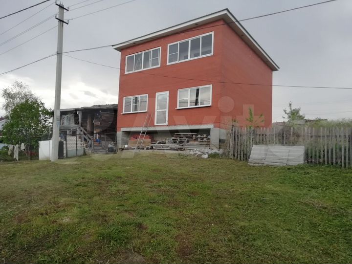 Коттедж 168 м² на участке 15 сот.