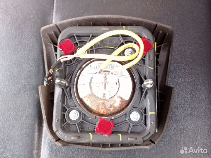 Подушка безопасности водителя Cadillac SRX 2 2010