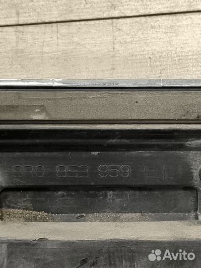 Накладка двери передняя левая Audi Q7