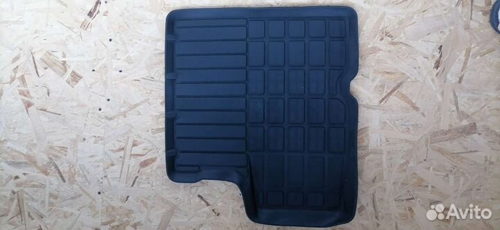 Резиновые коврики в салон Рено Дастер
