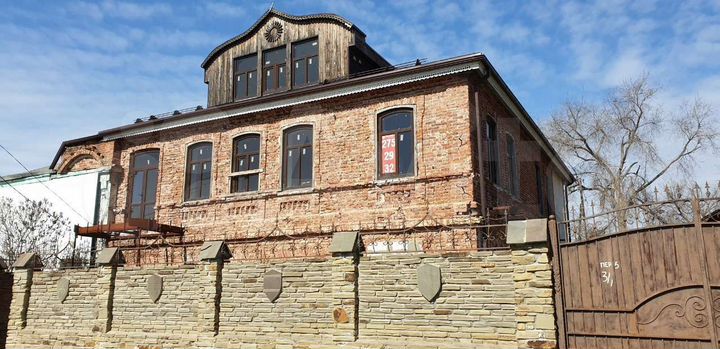 Дом 294,8 м² на участке 6 сот.