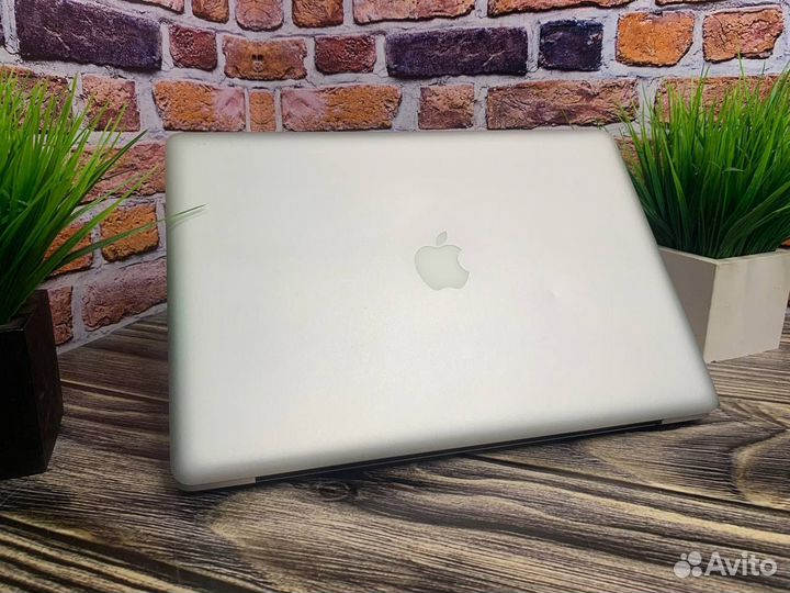 Apple MacBook Pro 15 Core i5/8gb/SSD/256gb