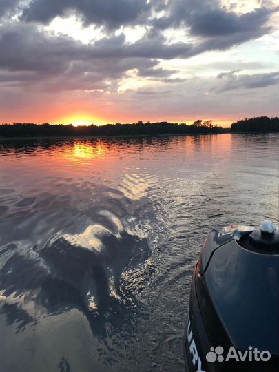 Аренда весельных лодок с мотором и без
