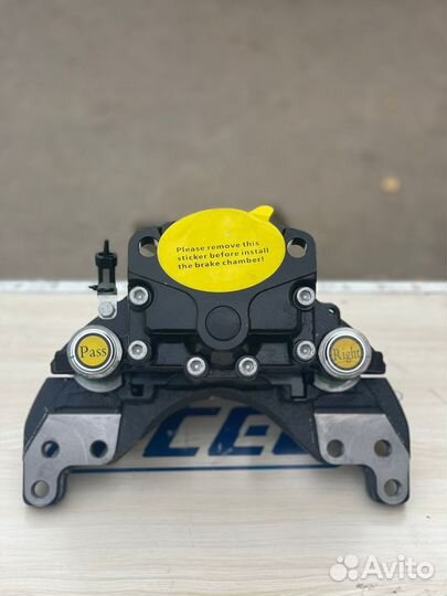 Суппорт Паз Вектор Некст в сб с колодками правый