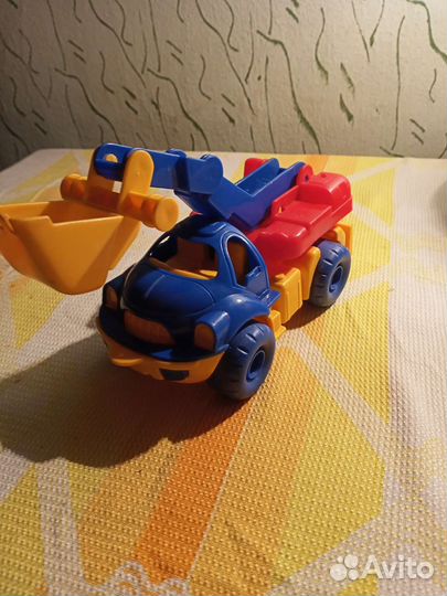 Грузовики и формочки