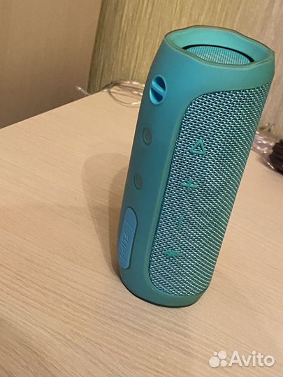 Портативная колонка jbl