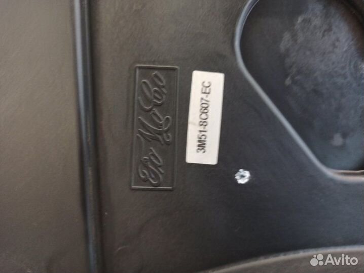 Вентилятор охлаждения двигателя Ford Focus CB4