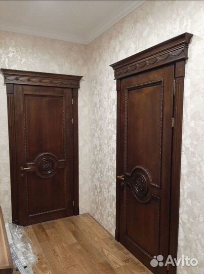 Дверь межкомнатная из ясеня с резьбой