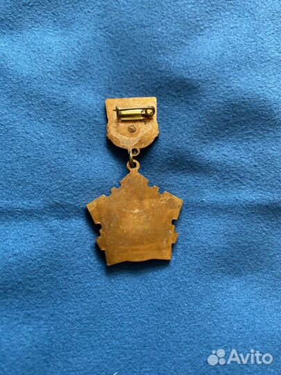 Тяжелые значки СССР