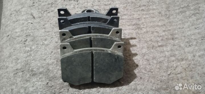 Тормозные колодки передние москвич