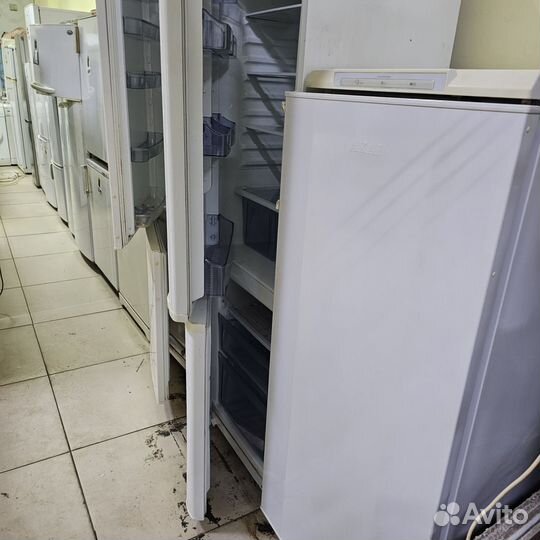 Холодильник Akai