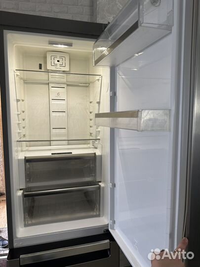 Продам двухкамерный холодильник Whirlpool