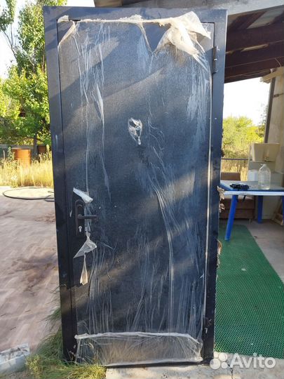 Дверь входная металлическая новая