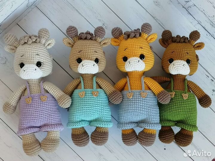 Вязаная игрушка жираф