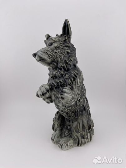 Антикварная фарфоровая статуэтка 