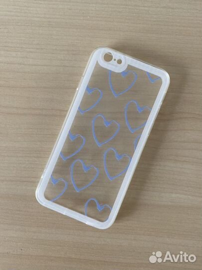 Чехол на iPhone 6 полупрозрачный с сердечками