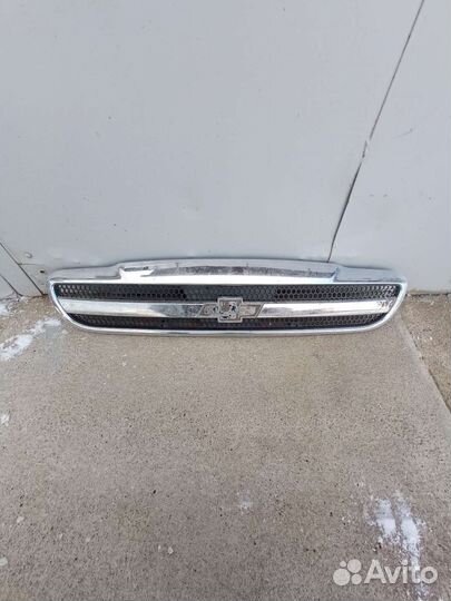 Chevrolet Lanos решотка радиатора