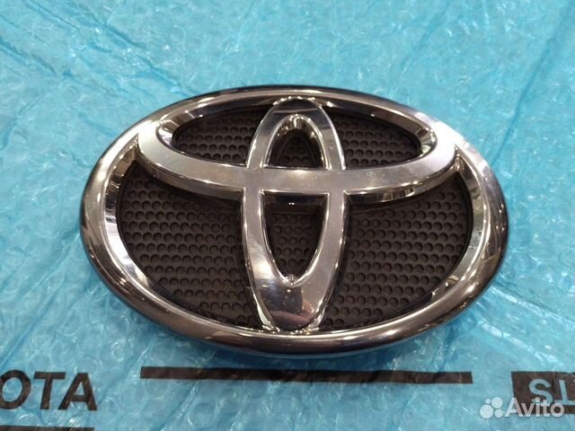 Эмблема Ленд Крузер 200 передняя Оригинал 15-21