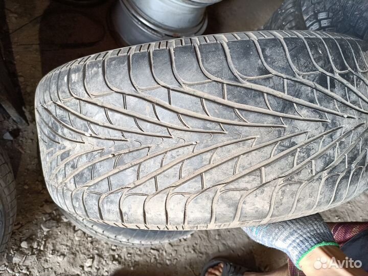 Goodyear Wrangler F1 255/50 R19