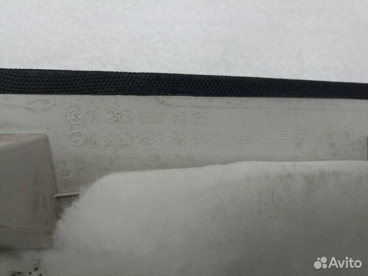 Обшивка стойки передней задняя правая A2136901025