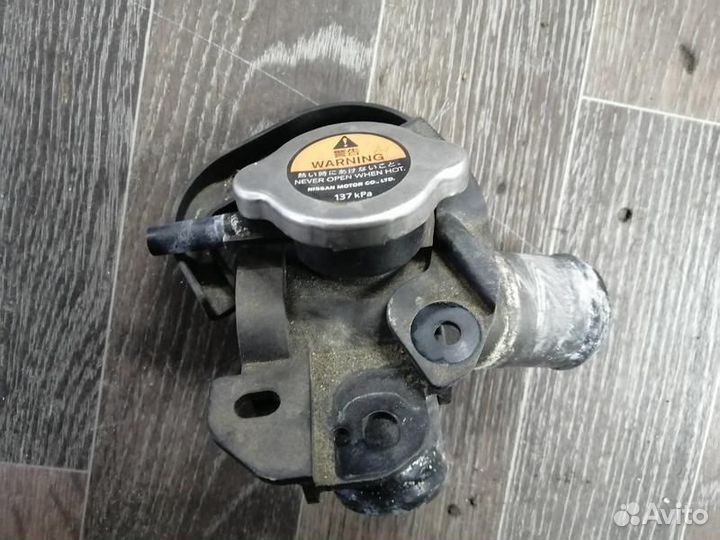 Заливная горловина радиатора Ниссан Теана J32