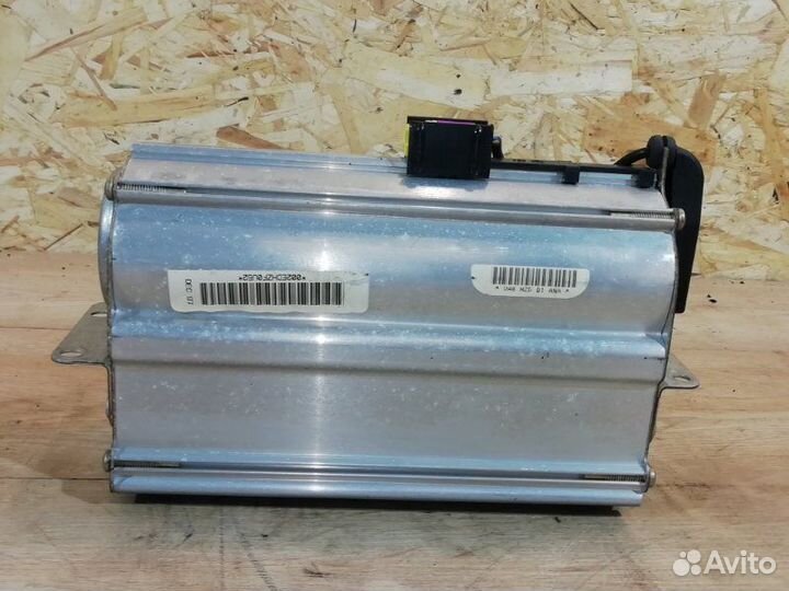 Подушка безопасности в торпедо Audi A6 C5 2.8