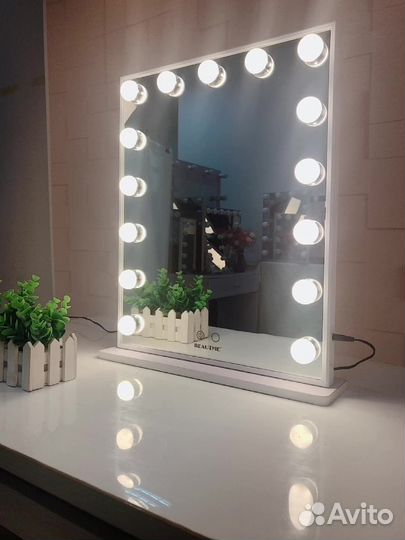Зеркало с лампочками