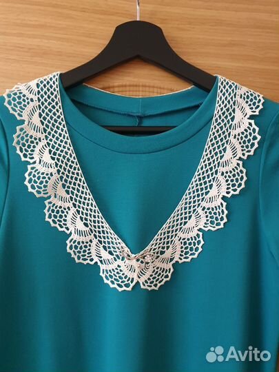 Кружевной воротник на платье