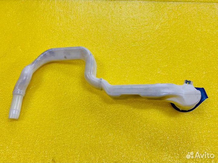 Горловина бачка омывателя передняя Porsche Cayenne