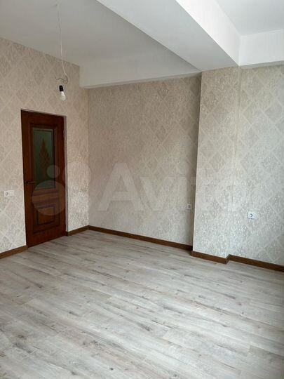 2-к. квартира, 76 м², 5/9 эт.