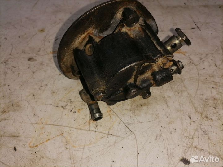 Вакуумный насос Nissan Serena C23 CD20T