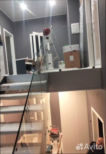 Стеклянные перила для лестниц