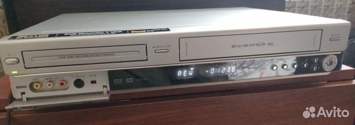 DVD VHS рекордер LG DVR-576X