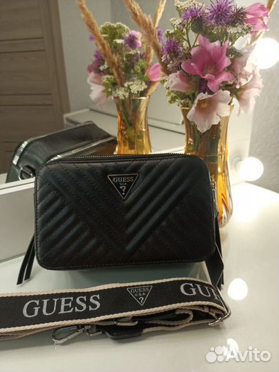 Продам женскую сумку guess