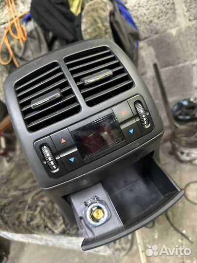 Подлокотник Mersedes E class W211