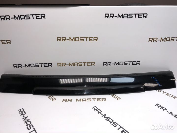 Накладка пятой двери Range Rover Sport 05-09