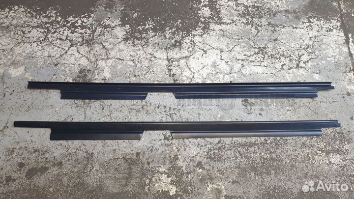 Внутренние накладки на пороги Audi 100 C4