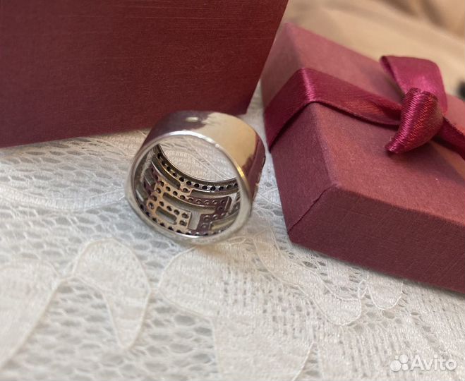 Серебряное кольцо с фианитами